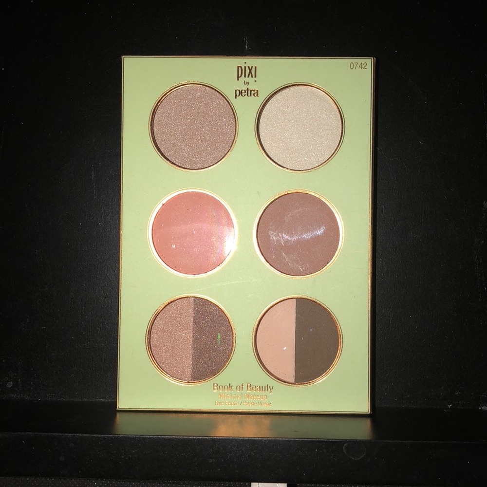🆕Pixi by Petra Book of Beauty Palette